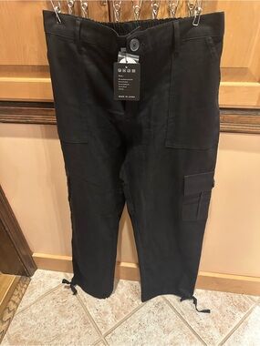 Wide Leg Cargo Pants in Black - Unbranded